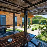 펜션 The Sea House Velipojë