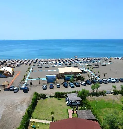 別荘 The Sea House *